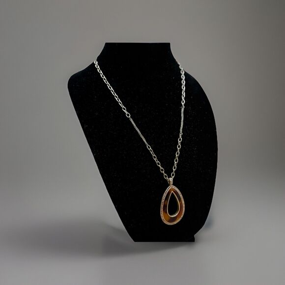 Liz Claiborne Tear Drop Turtle Resin Pendant With Gold Tone Chain Detailing - Picture 2 of 5